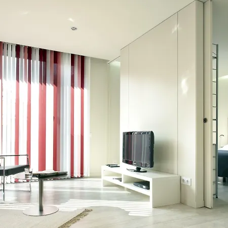 Limehome Rector Triado شقة *