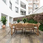 Limehome Rector Triado *