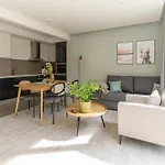 Limehome Rector Triado