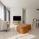 Limehome Rector Triado *