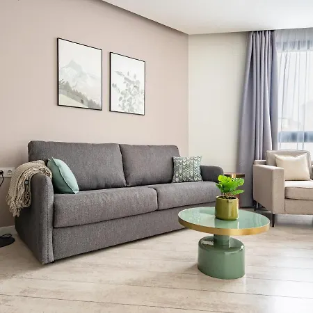 Limehome Rector Triado *