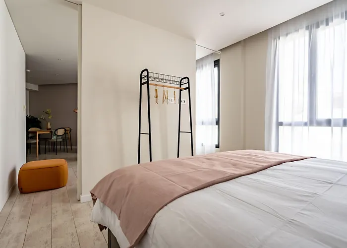 Limehome Rector Triado *